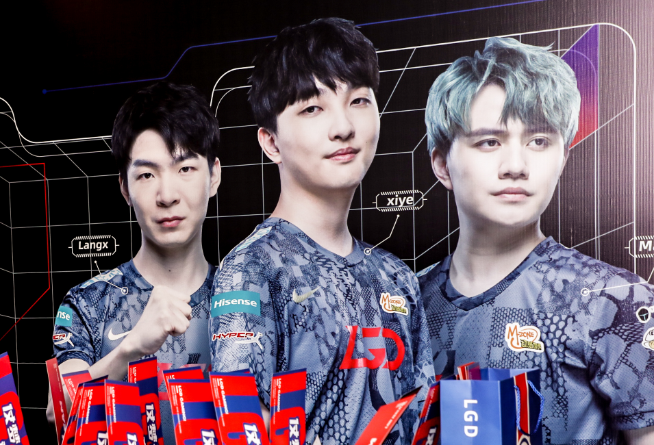 频频展开猛 频频展开猛